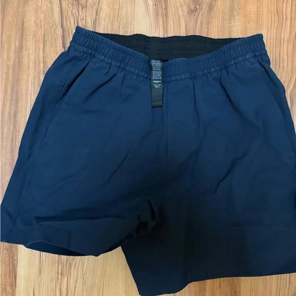 Bowline Short 5"
Stretch Cotton VersaTwill- True Navy - Picture 3 of 5